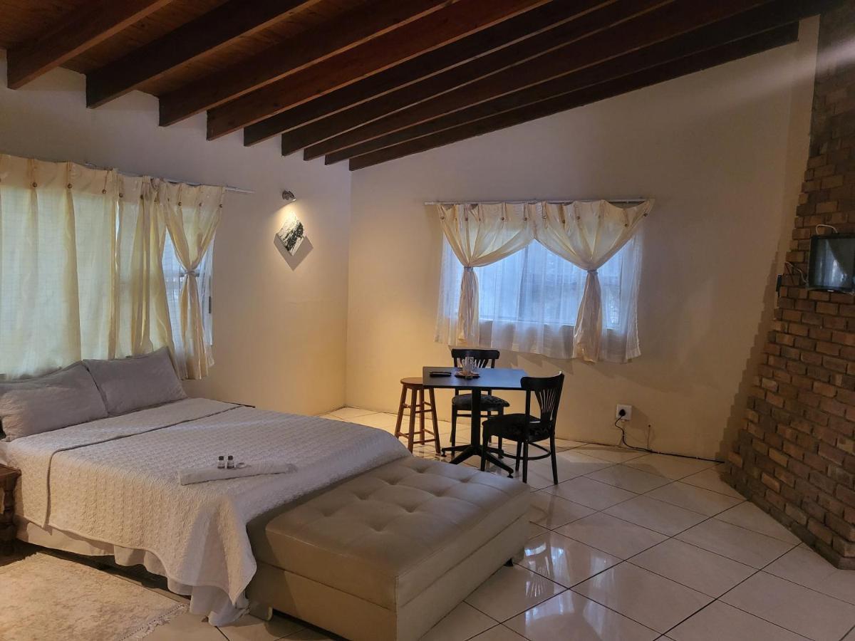 Albatrossways Lodge Sandton Zewnętrze zdjęcie