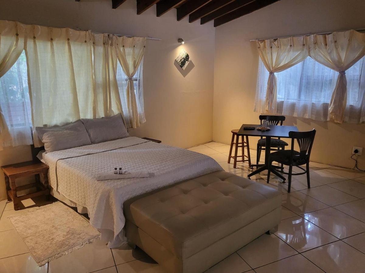 Albatrossways Lodge Sandton Zewnętrze zdjęcie