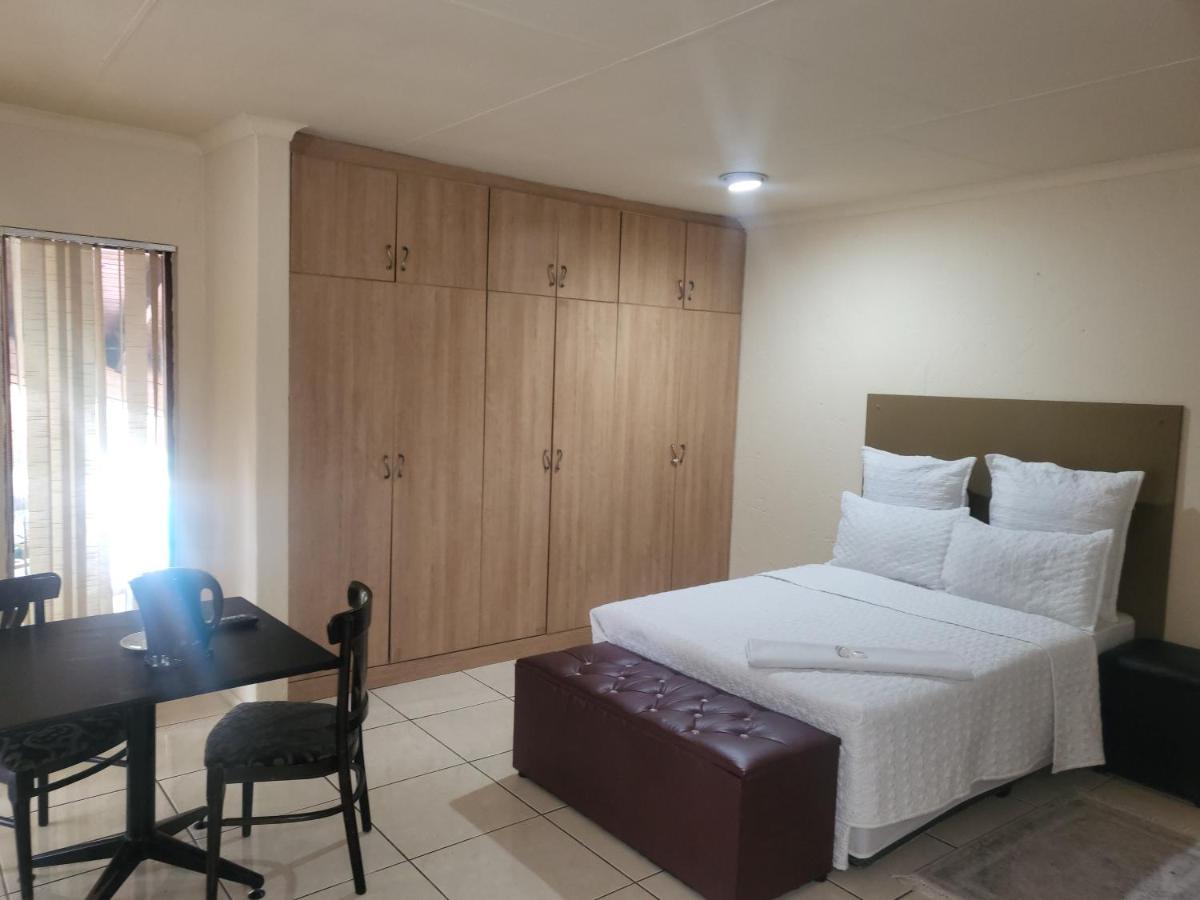 Albatrossways Lodge Sandton Zewnętrze zdjęcie