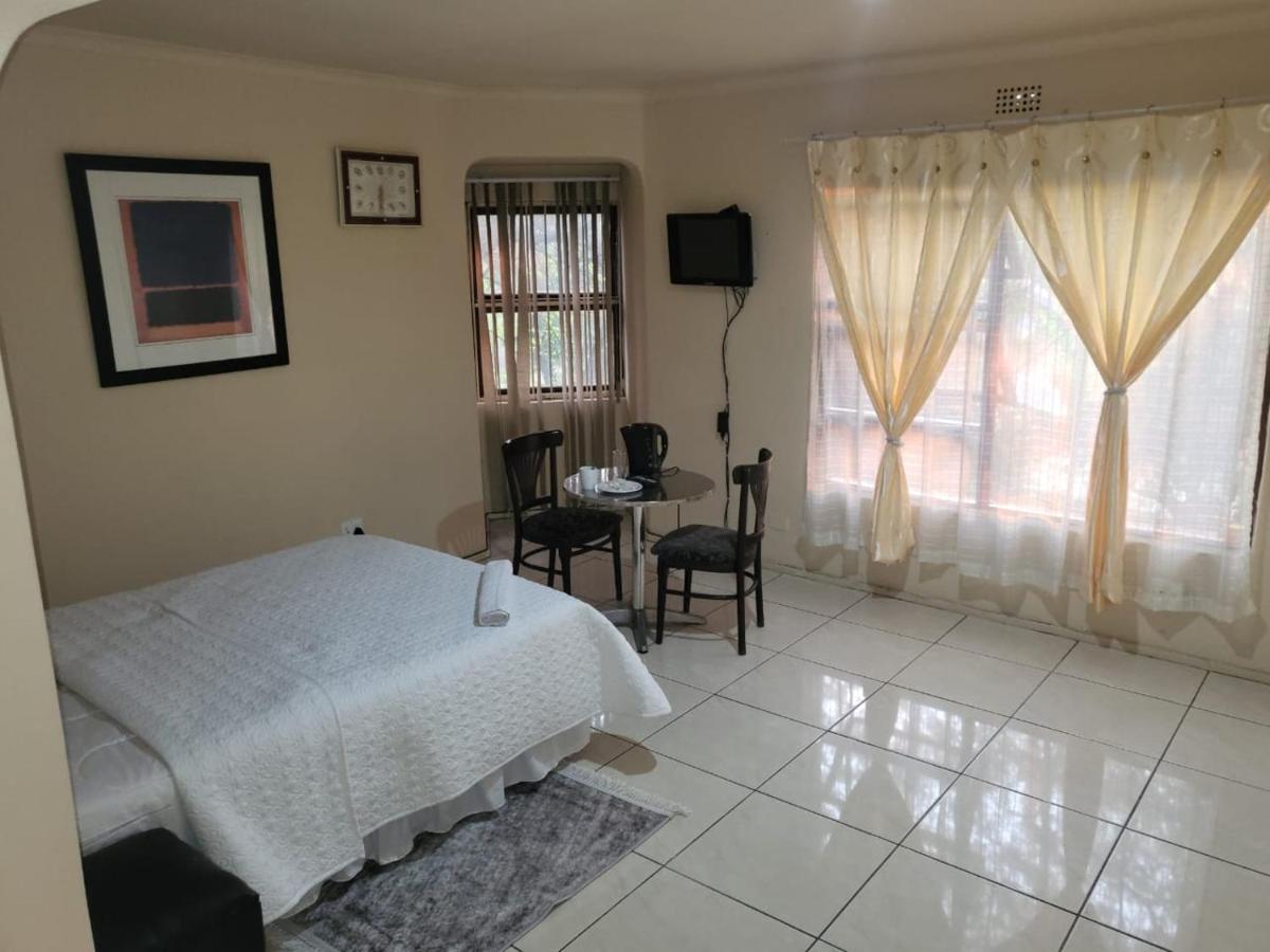 Albatrossways Lodge Sandton Zewnętrze zdjęcie